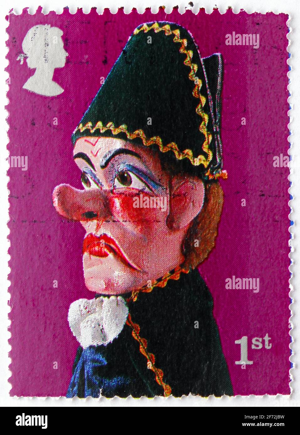 MOSCOU, RUSSIE - 22 DÉCEMBRE 2020: Timbre-poste imprimé au Royaume-Uni montre la série Beadle, Punch and Judy Show Puppets, vers 2001 Banque D'Images