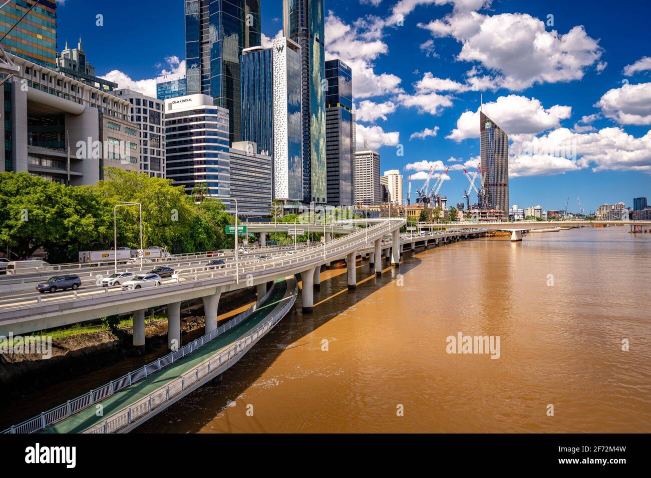 Brisbane, Australie - 26 mars 2021 : fleuve Brisbane après les inondations Banque D'Images
