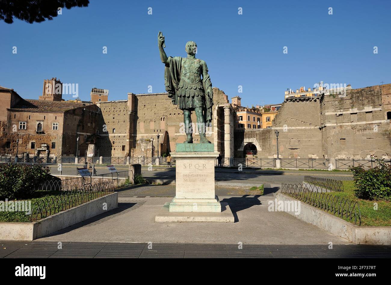 Italie, Rome, statue en bronze de l'empereur romain Nerva Banque D'Images