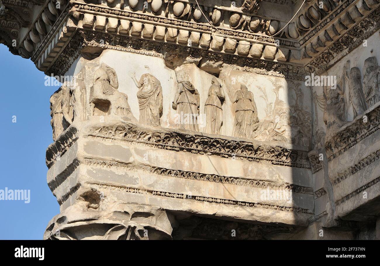 Italie, Rome, Forum de Nerva, temple de Minerve, bas relief Banque D'Images