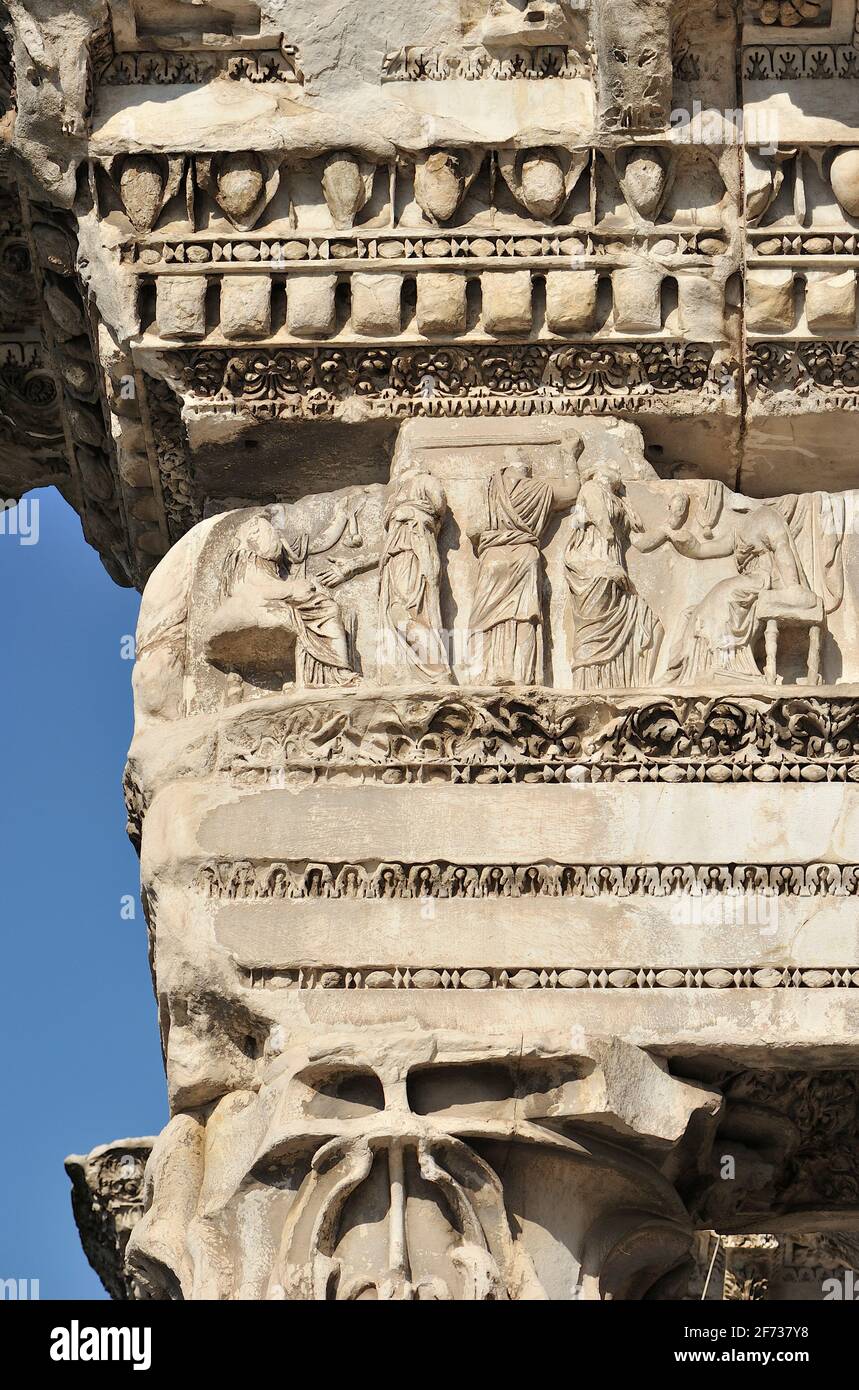 Italie, Rome, Forum de Nerva, temple de Minerve, bas relief Banque D'Images