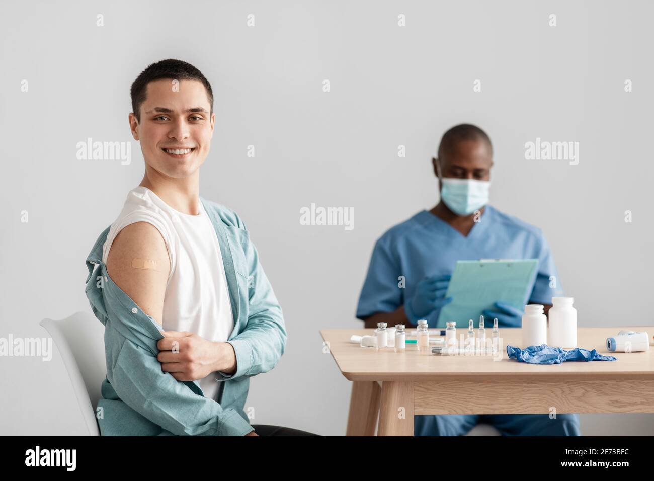 Procédure de vaccination rapide et réussie, campagne de vaccination Banque D'Images