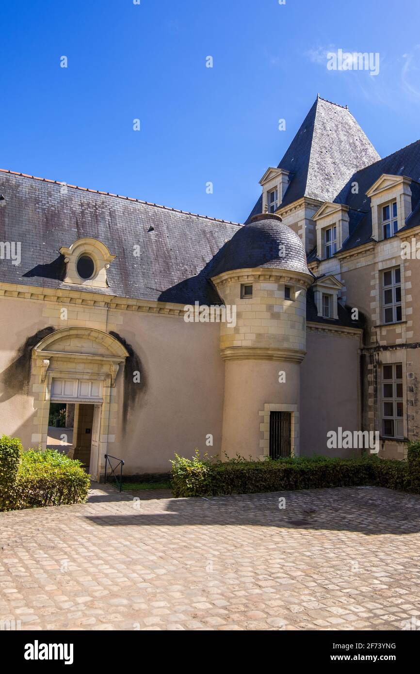 Angers, France - 23 août 2019 : Musée David d'Angers. Cour et cloître de l'ancienne abbaye de Toussaint à Angers dans le Maine et Loire Banque D'Images