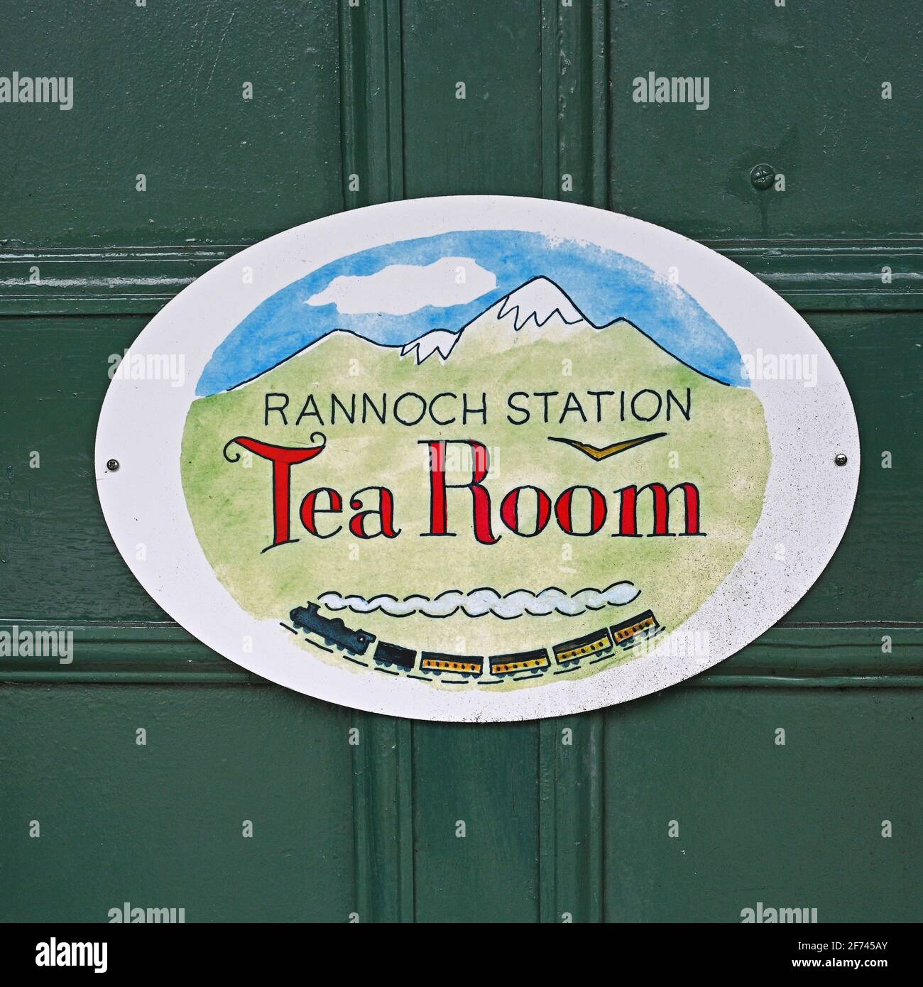 Rannoch Station, Écosse, Royaume-Uni - avril 4 2021 : gros panneau pour Rannoch Station Tea Room, un célèbre café de la gare de Rannoch, Scottish Highla Banque D'Images