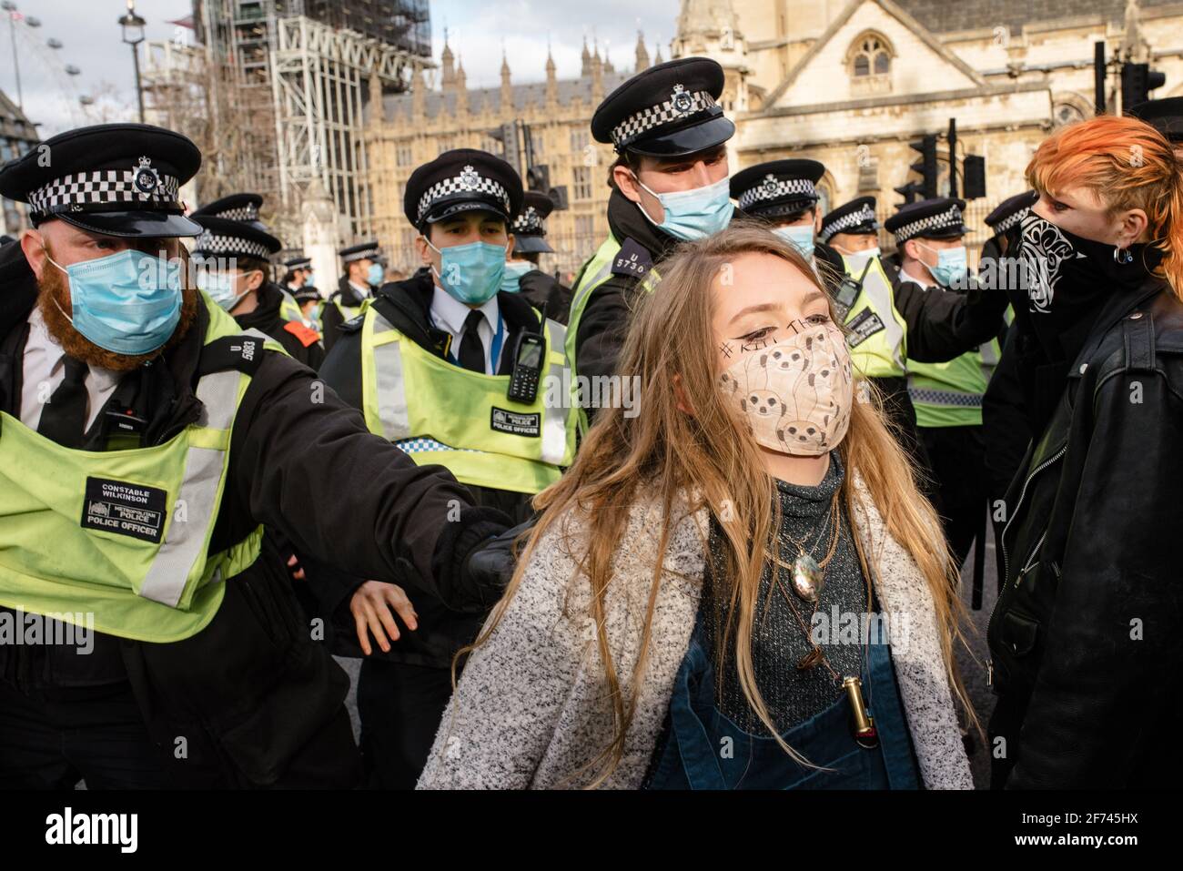 Londres, Royaume-Uni - 3 avril 2021 : manifestation « Kill the Bill », extinction rébellion, Black Lives Matter, Antifa, récupération des rues contre une nouvelle loi policière Banque D'Images