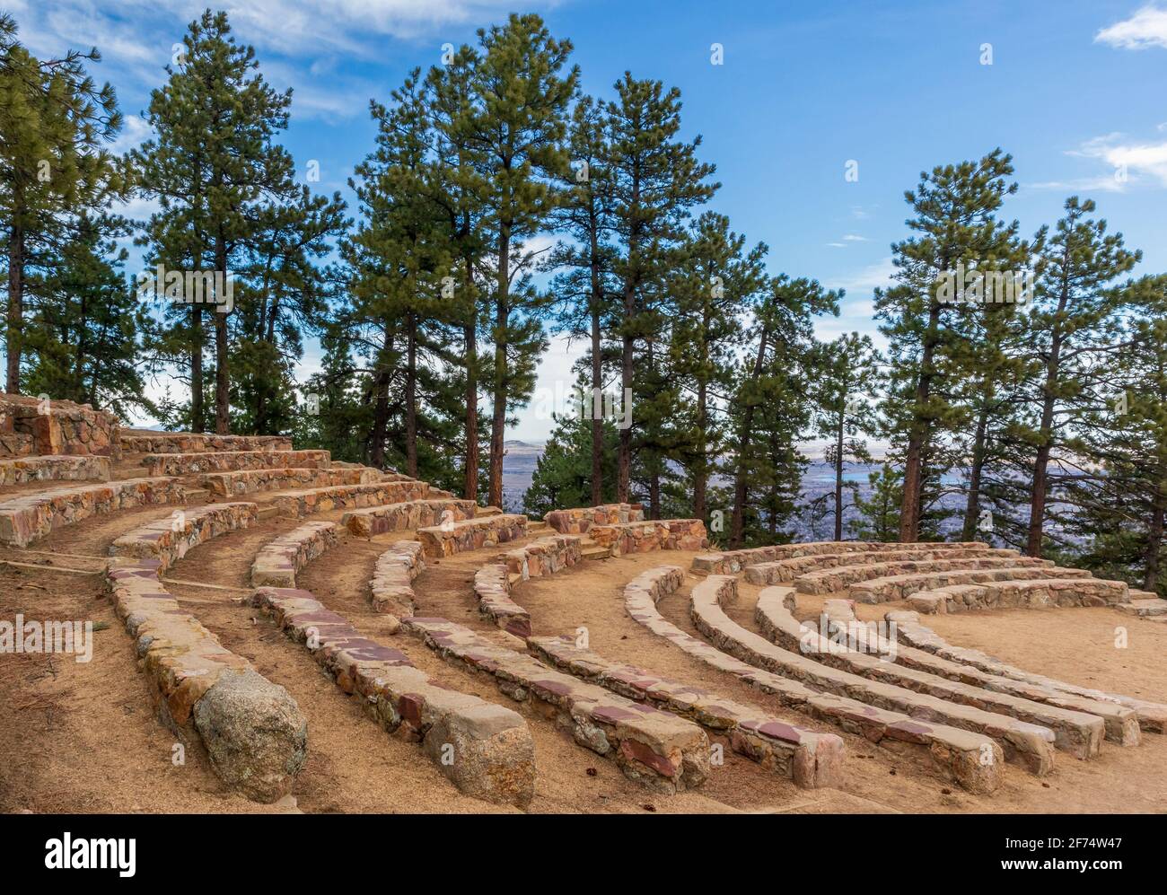 Sunrise Circle Amphitheatre au sommet de Flagstaff Mountain dans Boulder Mountain Park, Colorado Banque D'Images