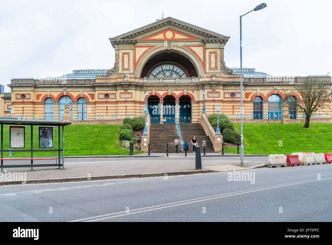 LONDRES, Royaume-Uni - MARS 31 2021:Alexandra Palace également connu sous le nom d'Ally Pally est un lieu de divertissement et de sport classé Grade II, situé entre Wood Green Banque D'Images