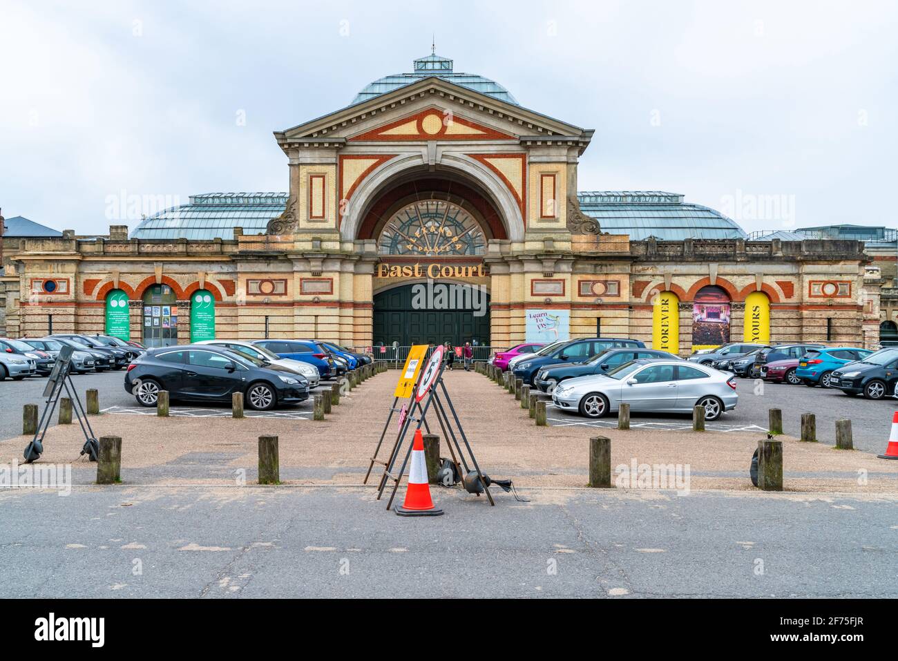 LONDRES, Royaume-Uni - MARS 31 2021:Alexandra Palace également connu sous le nom d'Ally Pally est un lieu de divertissement et de sport classé Grade II, situé entre Wood Green Banque D'Images