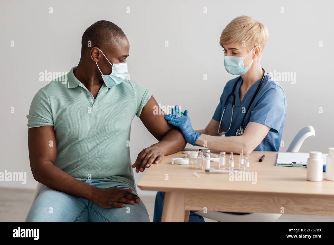 Vaccin pour la vaccination, traitement de l'infection à coronavirus, médical, lutte contre le covid-19 Banque D'Images