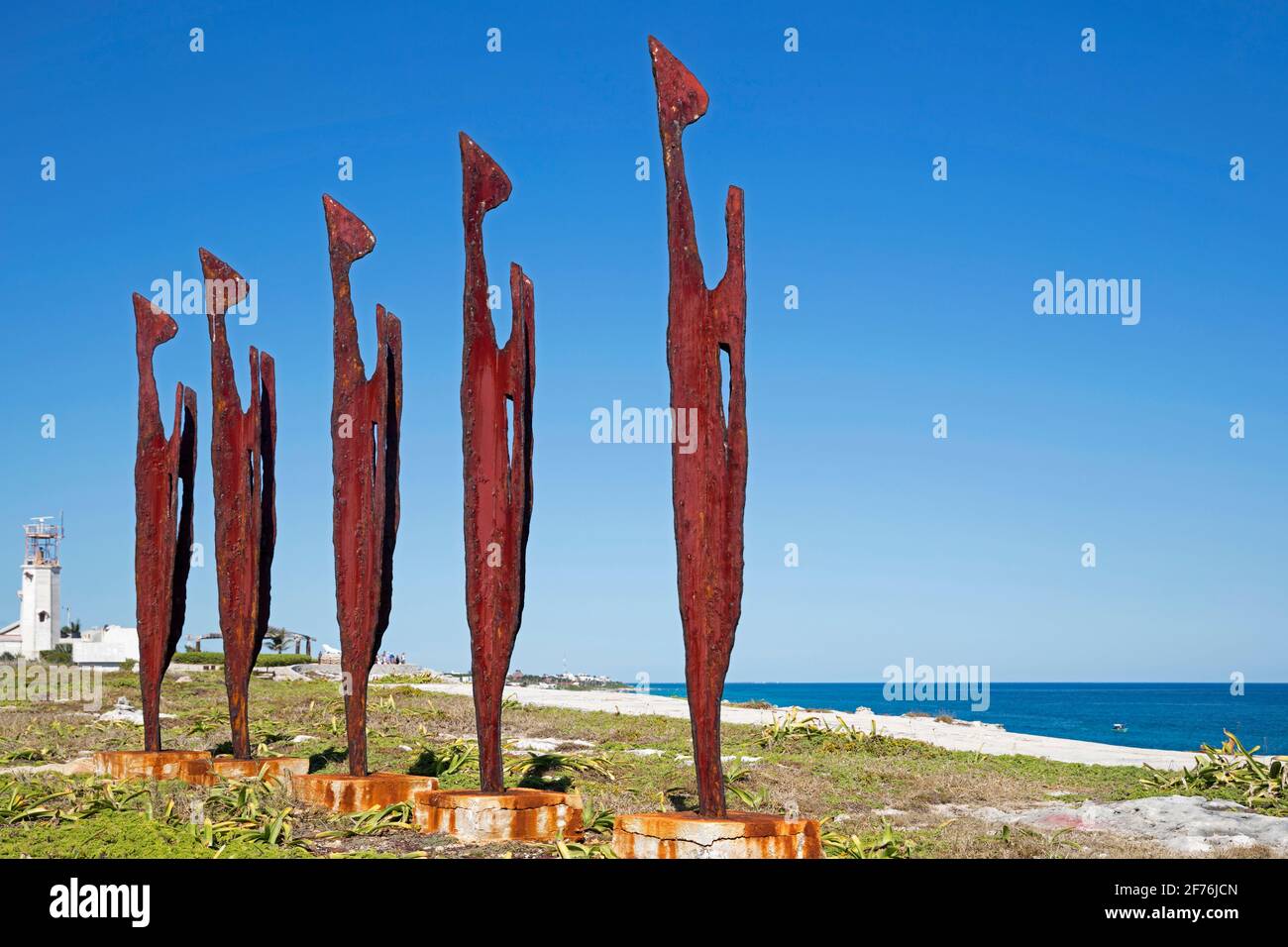 Art contemporain dans le jardin de sculptures de Punta sur Isla Mujeres, île dans l'état mexicain Quintana Roo, côte nord de la péninsule de Yucatán, Mexique Banque D'Images