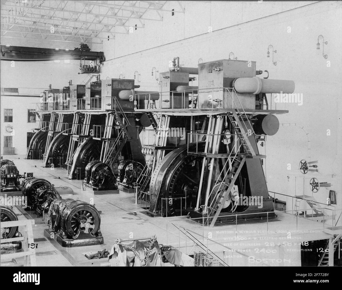 Réponse. « moteur à composant vertical transversal CcIntoch & Seymour », avec alternateur de 1500 kW. Banque D'Images