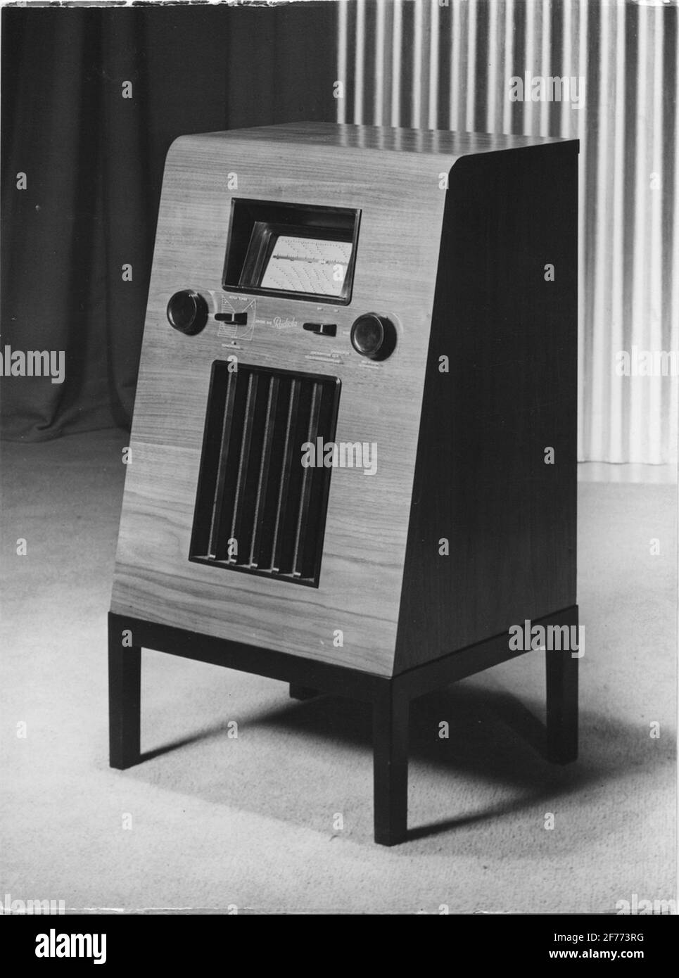 Radio Radiola de G.A. Mountain. Exposition à l'exposition de Paris en 1937. Banque D'Images