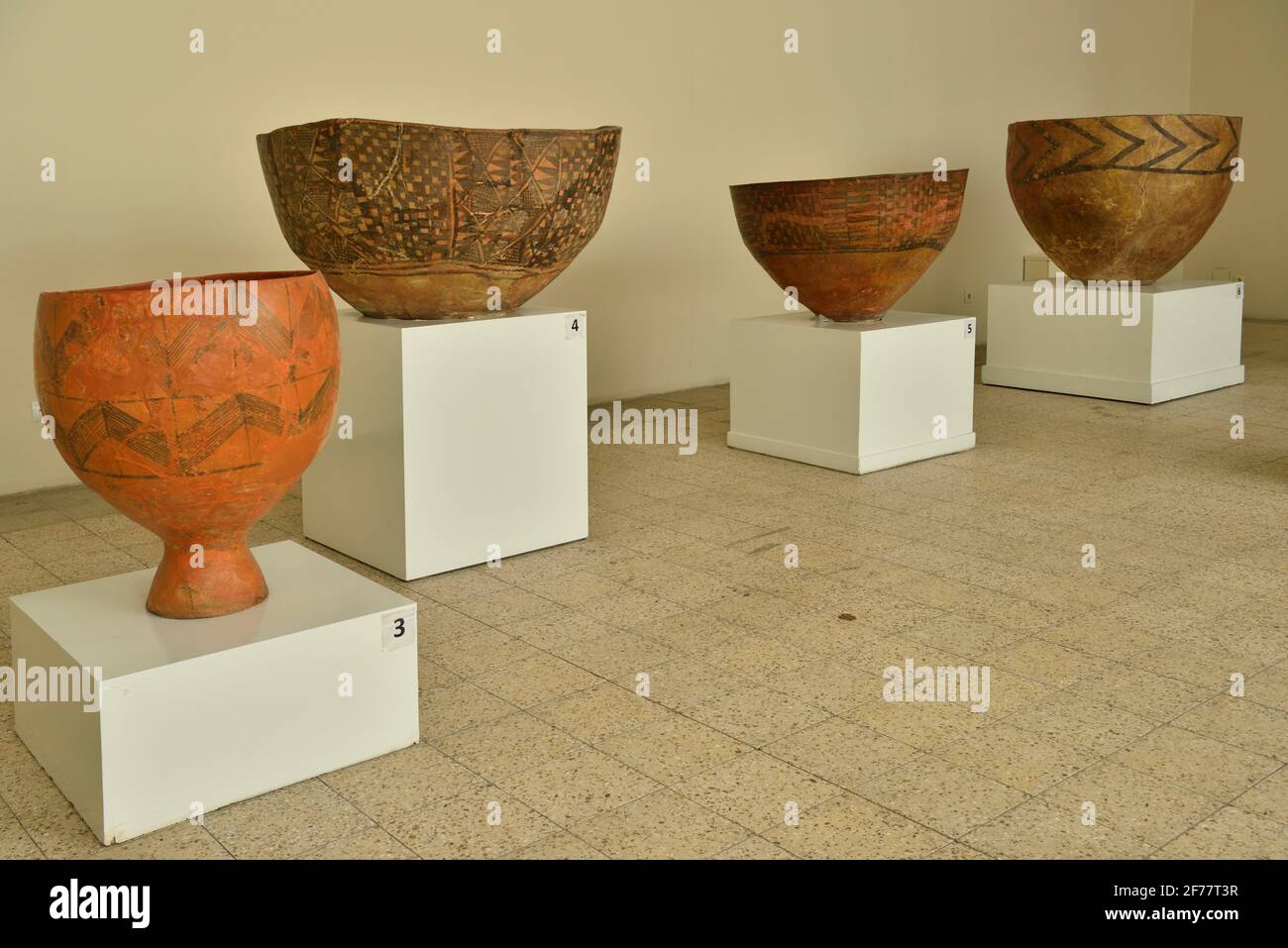 Iran, Téhéran, Musée national, Pottery Vessels (vers 5200-4050 av. J.-C.) Banque D'Images
