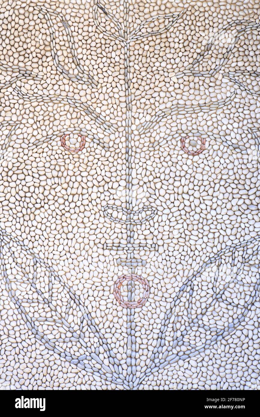 France, Alpes Maritimes, Menton, Musée Jean Cocteau (le Bastion) ouvert depuis 1966 et installé dans un fort du XVIIe siècle, mosaïque de galets de l'artiste Banque D'Images