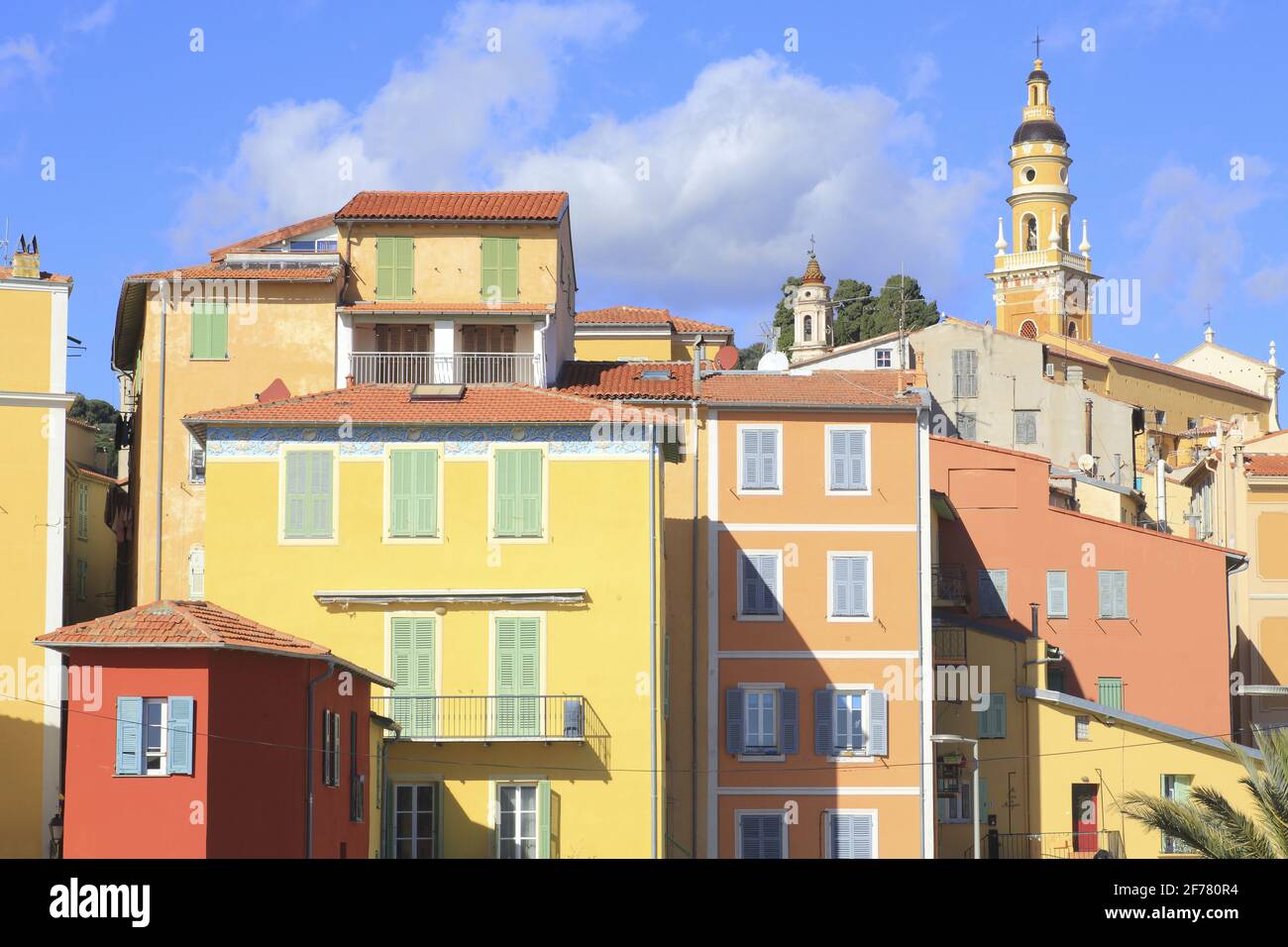 France, Alpes Maritimes, Menton, la vieille ville avec la basilique Saint Michel Archange Banque D'Images