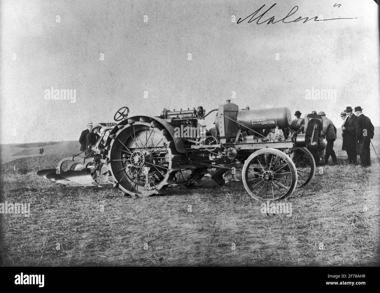 Concours Motorplog à Hillerod 1920. 'Malcus' 24 HKR Pentamoteur.3 coupe. Dans son état actuel, cette charrue est une compétition dangereuse. Banque D'Images