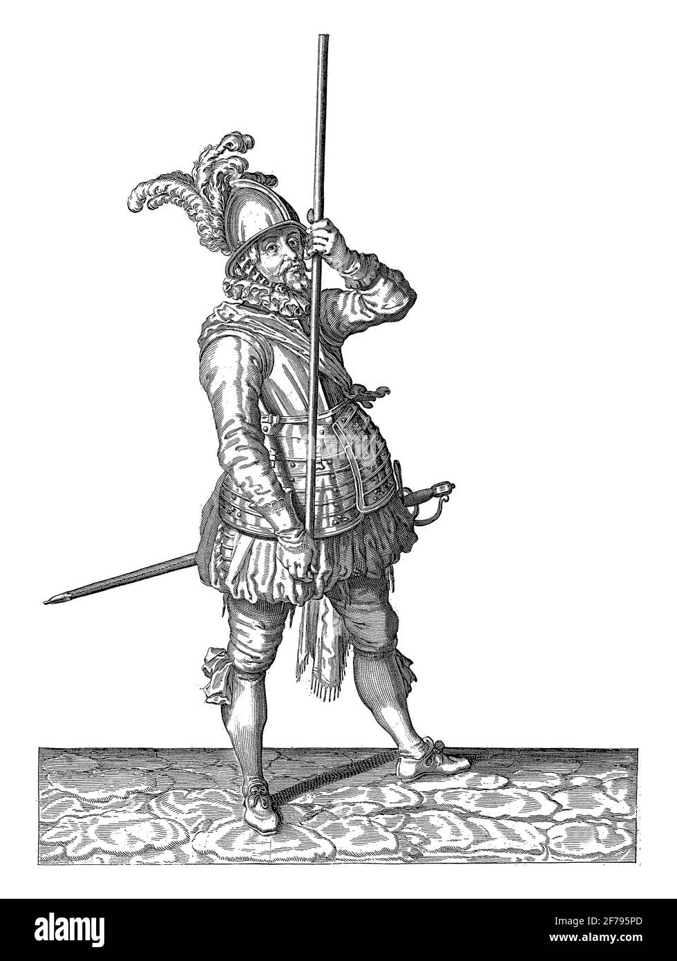 Un soldat, pleine longueur, à droite, tenant une brochette (lance) avec les deux mains debout au-dessus du sol, gravure vintage. Banque D'Images