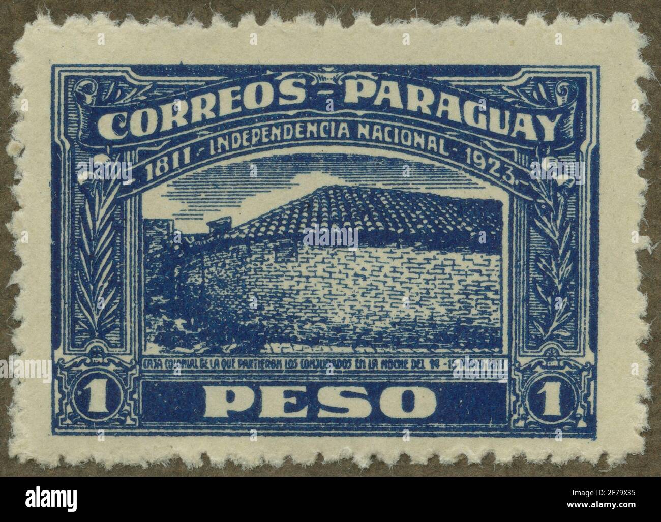 Timbre de l'Association des philatélistes de Gösta Bodman, commencé 1950.le timbre du Paraguay, 1923. Motifs du bâtiment conscription. 'Mémoire de 112 ans 15 mai 1811, autonomie gouvernementale paraguayenne'. Banque D'Images