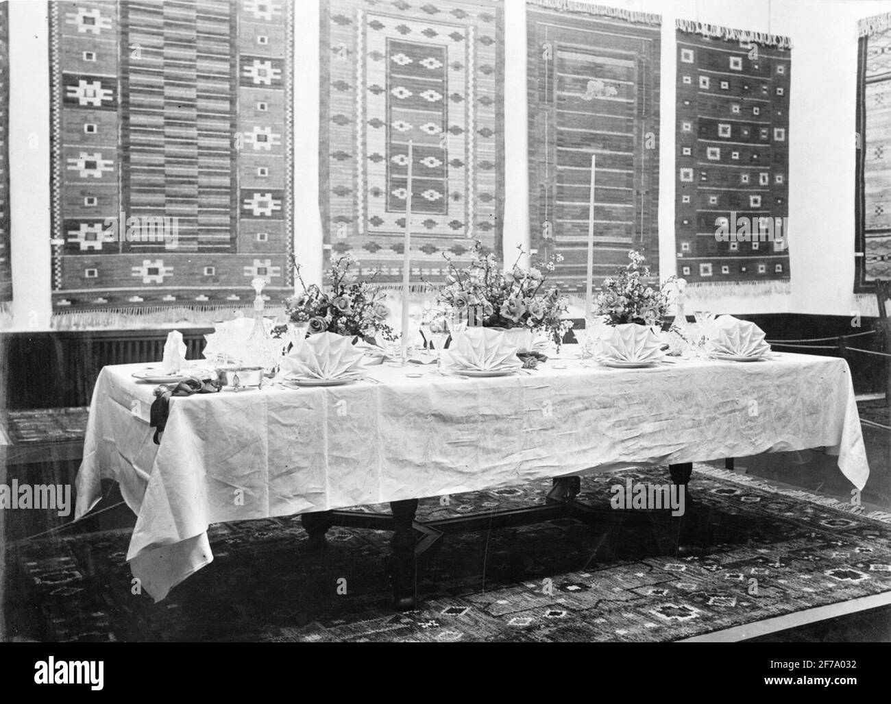 Bâtiment et séjour 'exposition à Liljevalchs Konsthall 1928.Brickor, verre, meubles et une cuisine anglaise. Banque D'Images