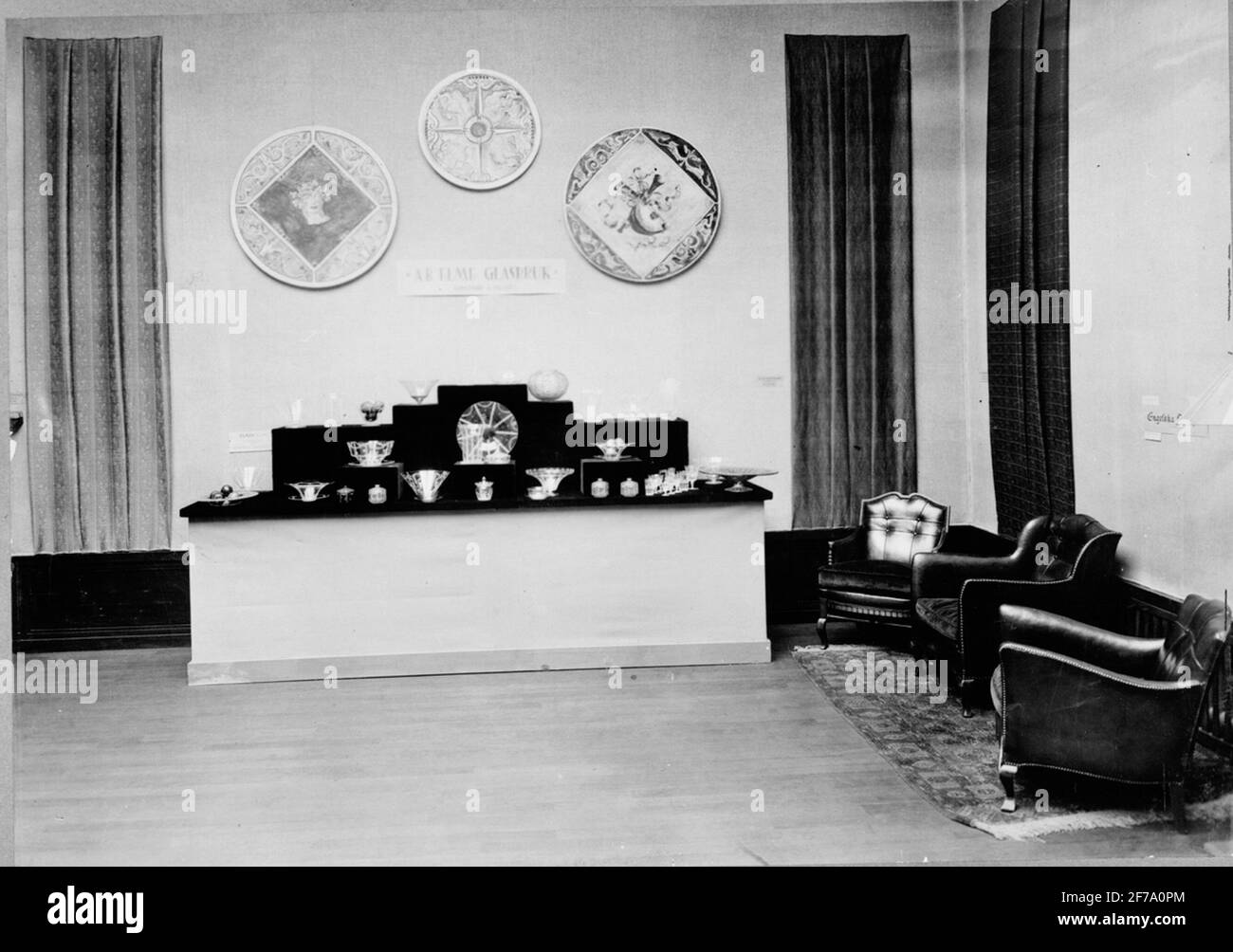 Bâtiment et séjour 'exposition à Liljevalchs Konstthall 1928.glas et pieds anglais. Banque D'Images