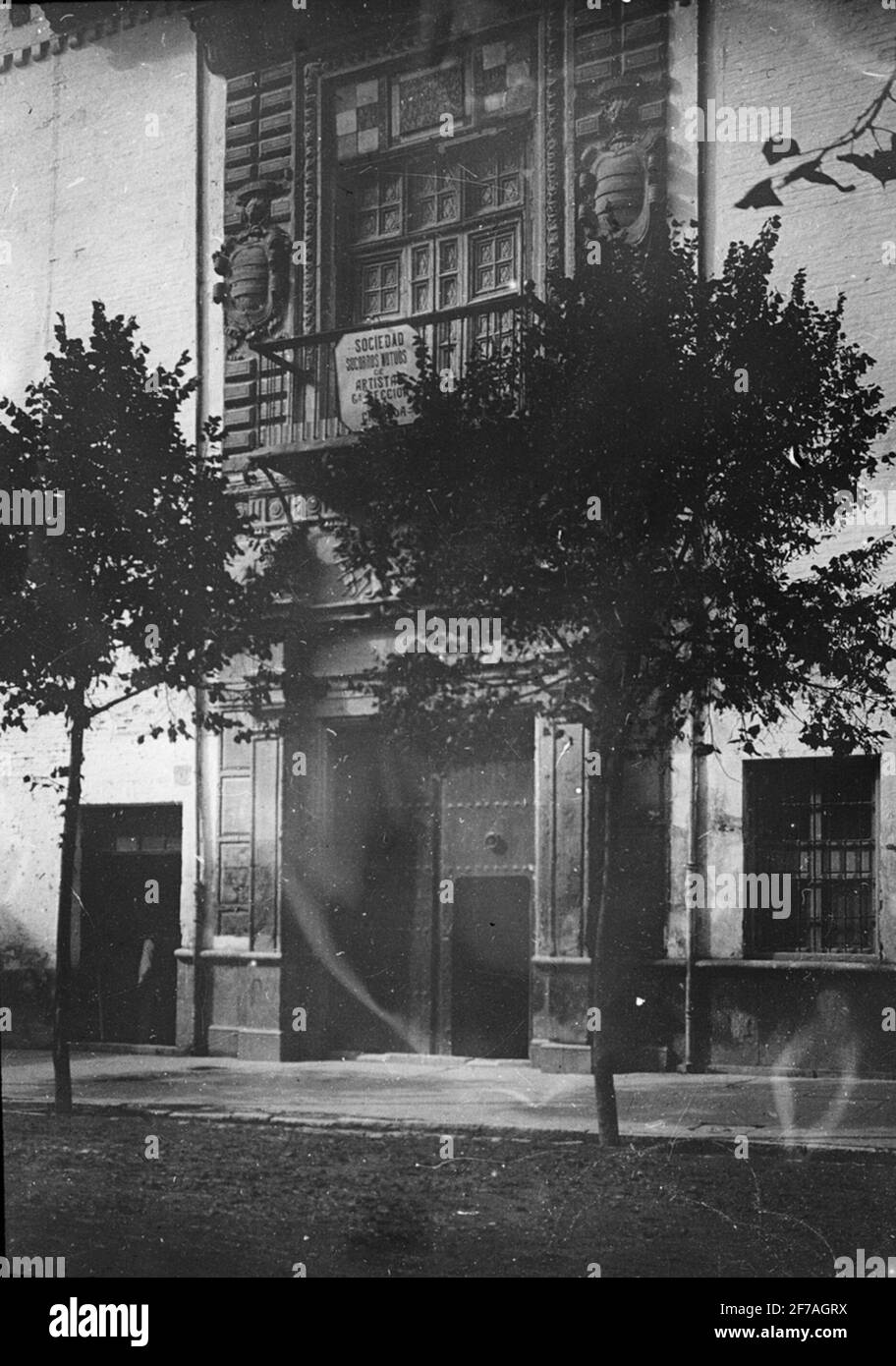 Image Skioptique avec motifs du port de l'association d'art, Grenade.l'image a été stockée en carton marqué: Höstesan 1910. Grenade 9. Non 9. Texte sur l'image: 'Art Association'. Banque D'Images