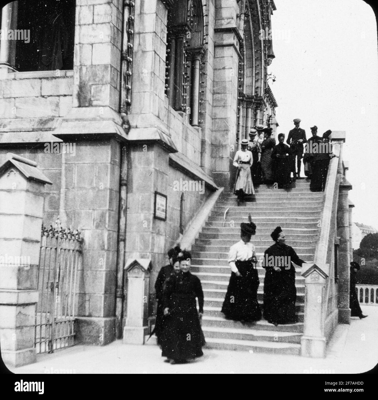 Image de Skiopticone avec motifs de Pau. Peut-être la cathédrale de Pau.l'image a été stockée dans le carton étiqueté: Le voyage en 1911. Dinkelsbühl 9. VII Banque D'Images