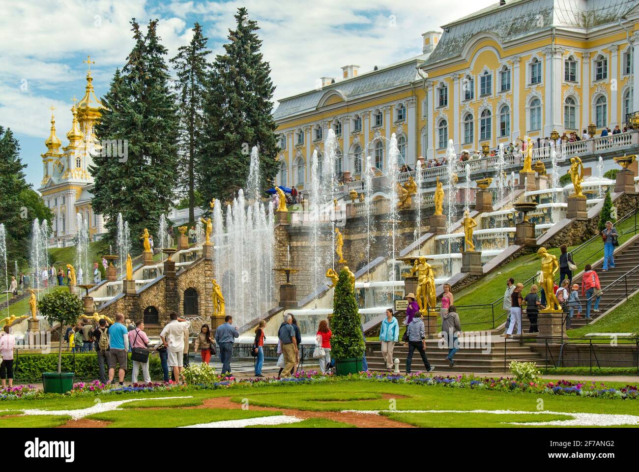 Fontaines au palais Peterhof, Saint-Pétersbourg, Russie Banque D'Images