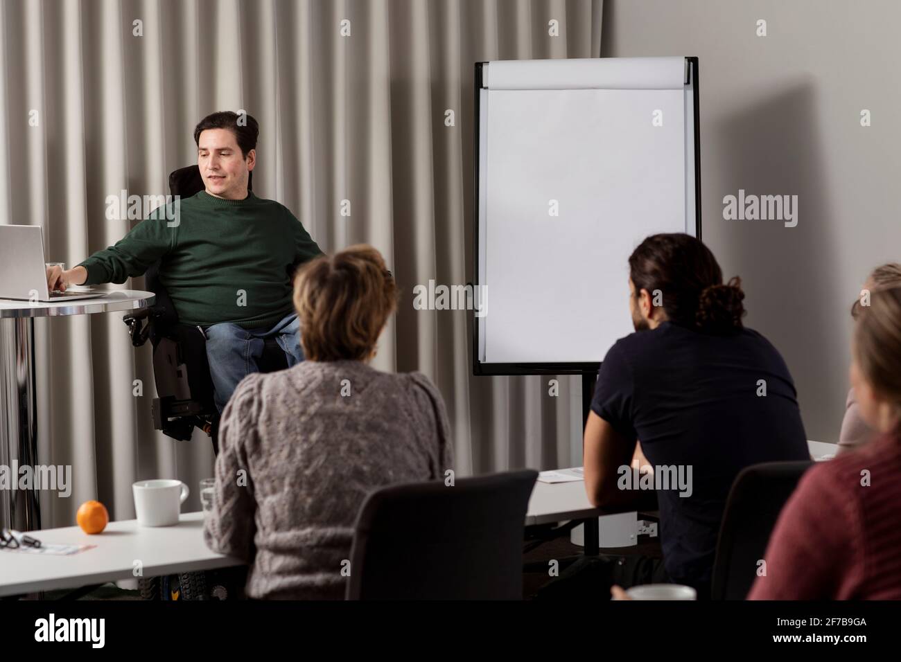 Homme ayant la présentation au séminaire Banque D'Images