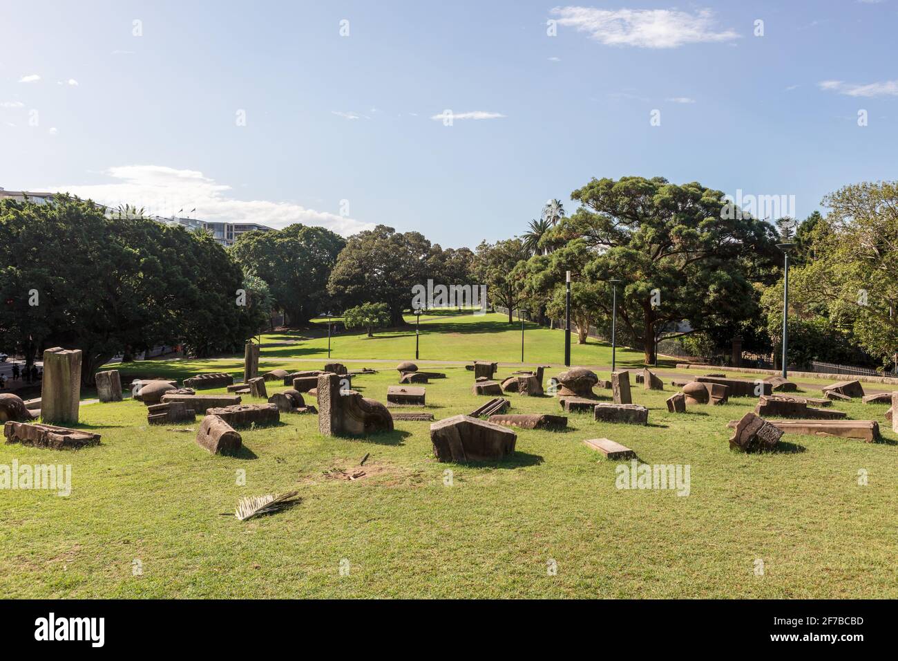 La mémoire est un groupe sculptural créé par Kimio Tsuchiya dans les jardins botaniques royaux de Sydney, en Australie. Banque D'Images