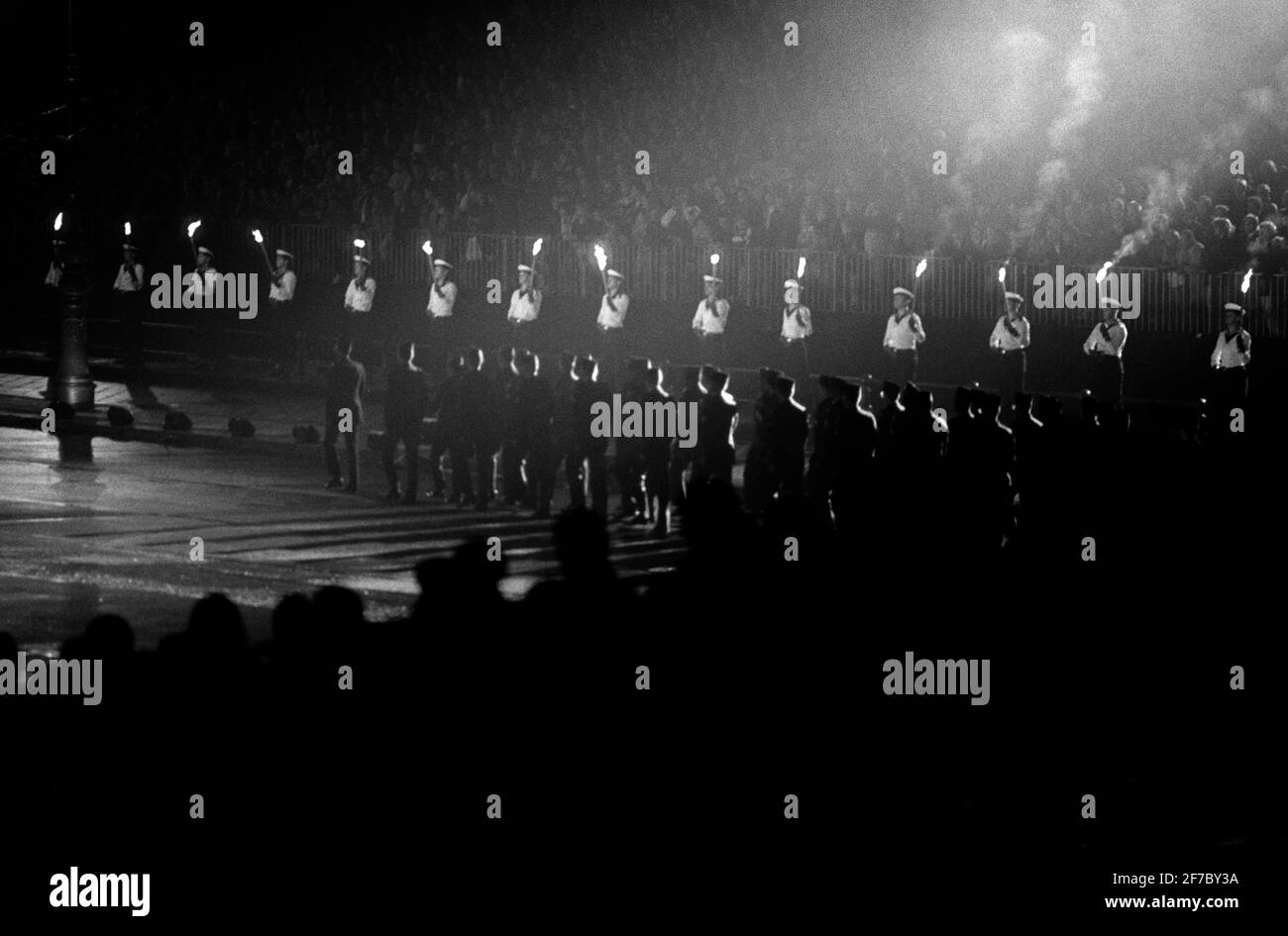 Berlin cérémonie pour les troupes alliées quittant la ville 1994 la nuit La cérémonie a eu lieu à la porte de Brandebourg Banque D'Images