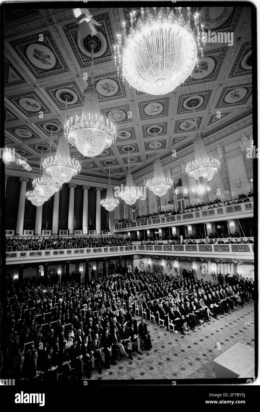 Berlin cérémonie pour les troupes alliées quittant la ville à Spielhaus Konzerthaus 1994 en présence du président français François Mitterrand, du chancelier allemand Helmut Kohl, du Premier ministre britannique John Major et du vice-président américain Al Gore Banque D'Images