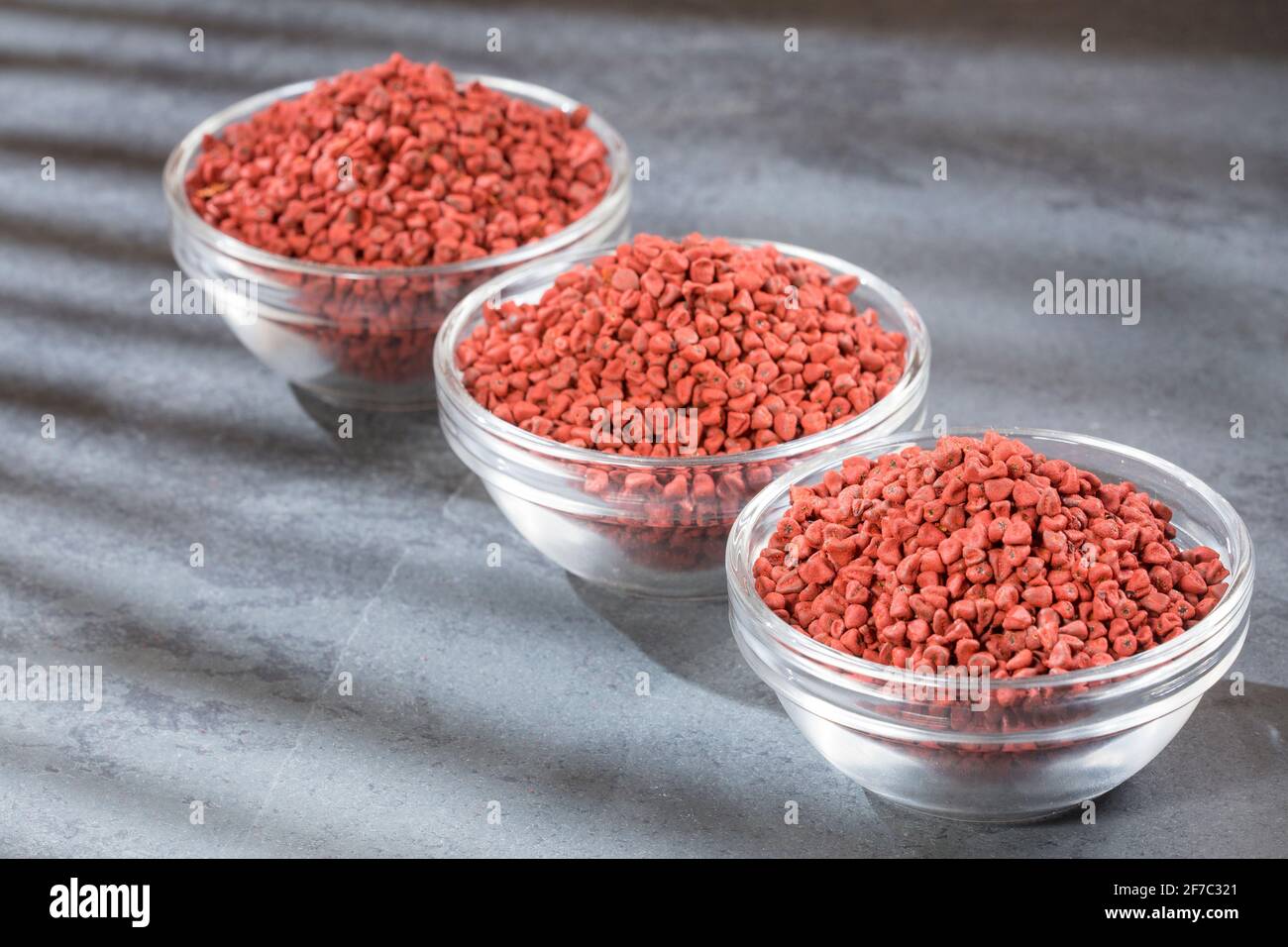 Graines d'achiote bio - Bixa Orellana Banque D'Images