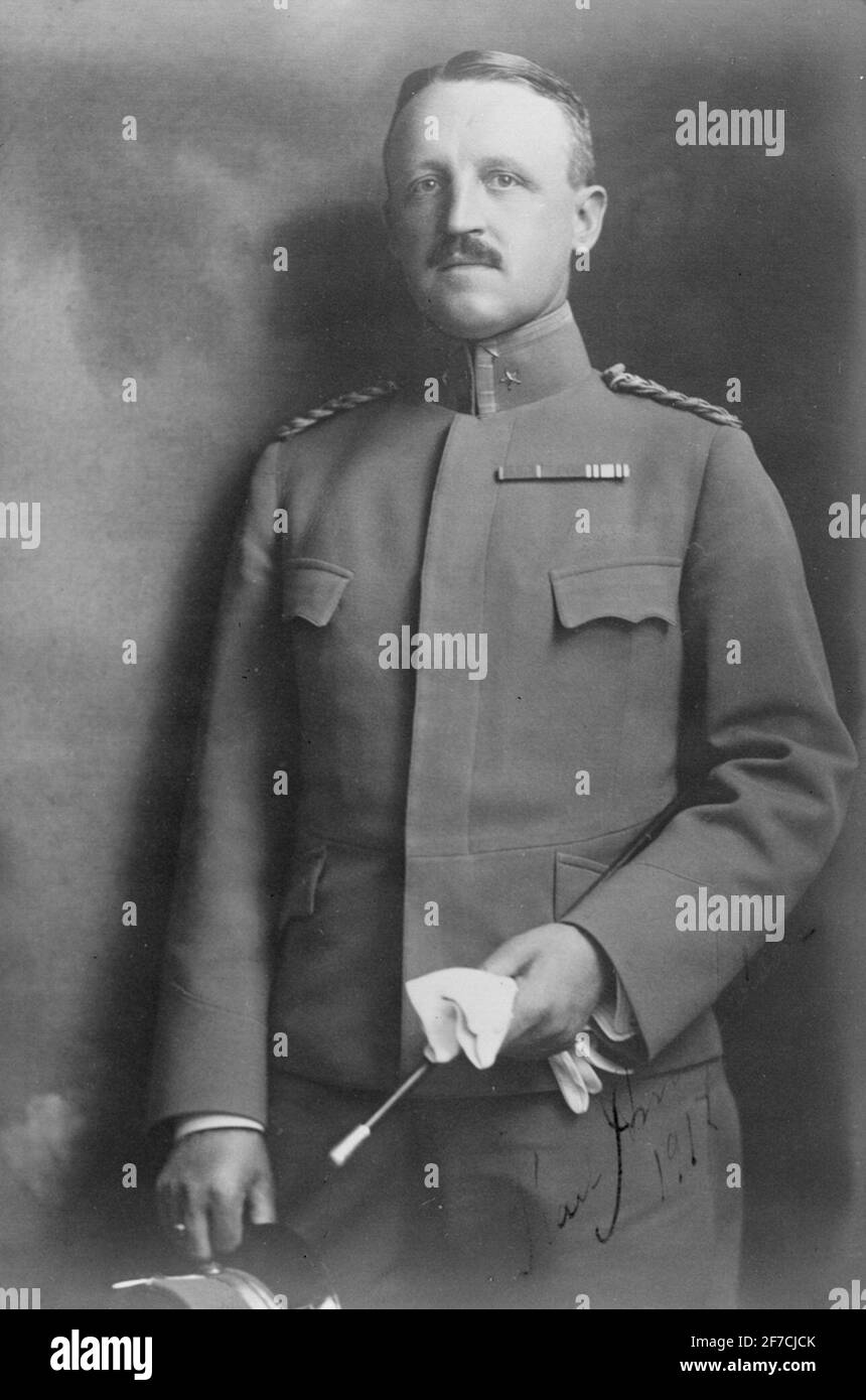 Portrait du pionnier militaire de l'air Karl Amundson, 1912 . Portrait ...