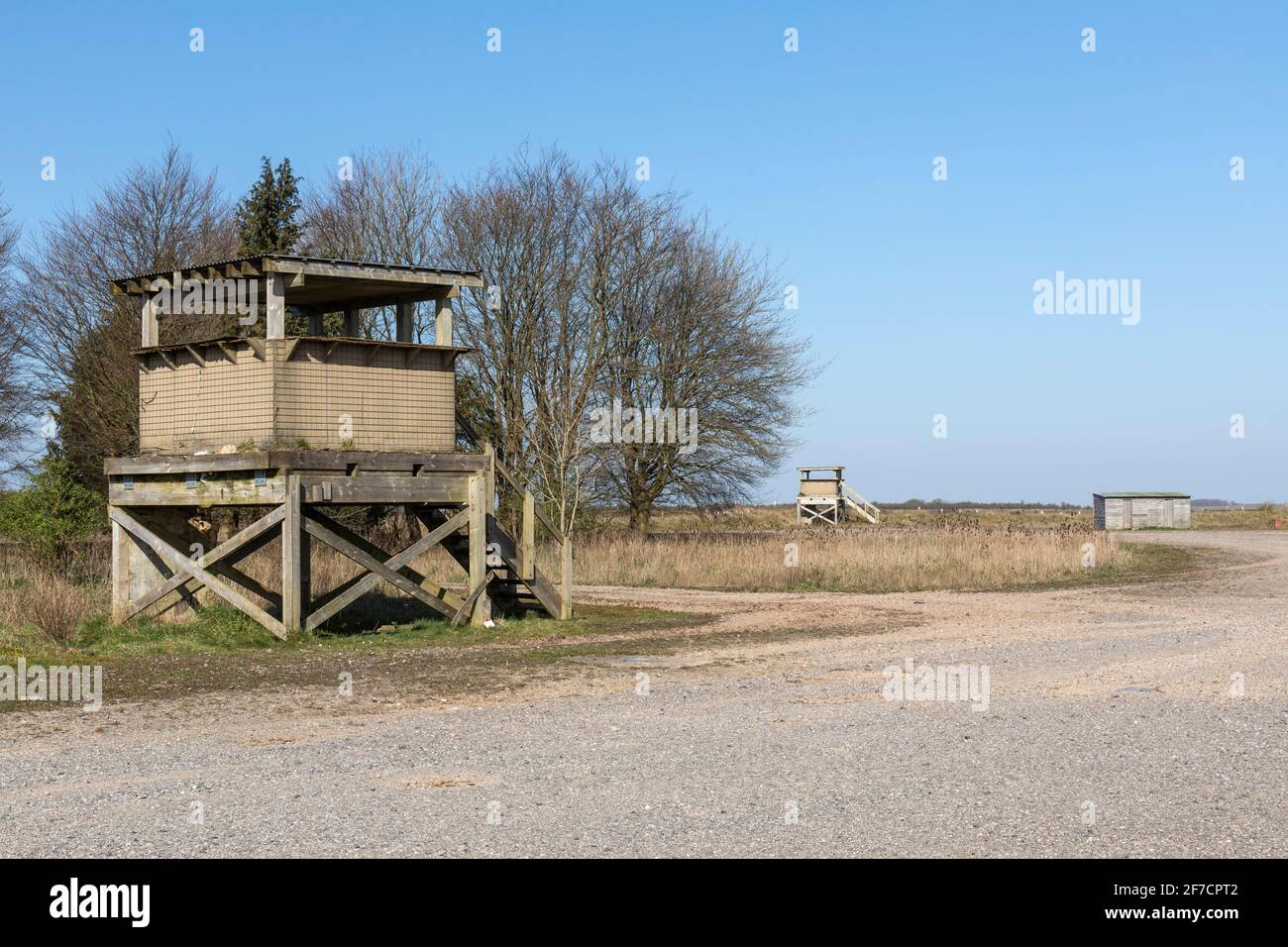 Postes d'observation militaire près du village d'Imber sur le terrain d'entraînement militaire du Ministère de la Défense, plaine de Salisbury, Wiltshire, Angleterre, Royaume-Uni Banque D'Images