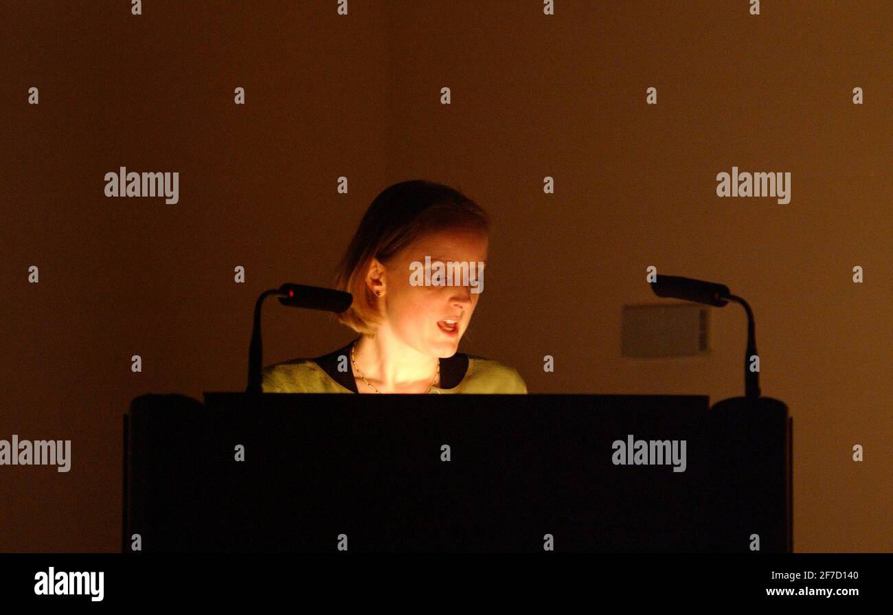 LA CONFÉRENCE DU VENDREDI AU TATE BRITAN, DONNÉE PAR LUCINDA HAWKSLEY SUR LIZZIE SIDDAL.3/12/04 PILSTON Banque D'Images LA CONFÉRENCE DU VENDREDI AU TATE BRITAN, DONNÉE PAR LUCINDA HAWKSLEY SUR LIZZIE SIDDAL.3/12/04 PILSTON Banque D'Images