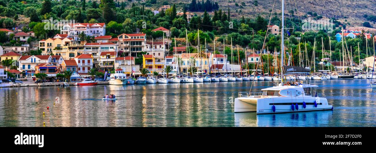 Voyage en Grèce. Croisières en catamaran. Île Ionienne de Kefalonia, village d'Agia Efiia, juin 2017 Banque D'Images