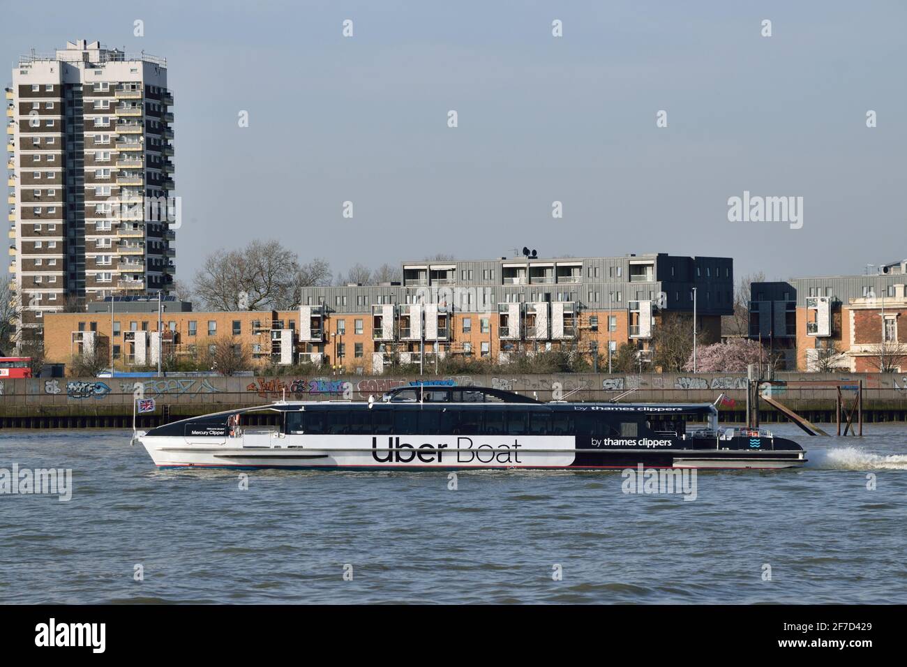 Uber Boat by Thames Clipper bateau de service d'autobus Mercury Clipper exploite le service de bus de la rivière RB1 sur la rivière Tamise à Londres Banque D'Images