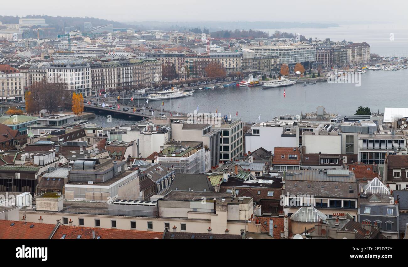 Genève, Suisse - 26 novembre 2016 : paysage urbain de Genève, vue panoramique, photo prise du point de vue de la cathédrale Saint-Pierre Banque D'Images
