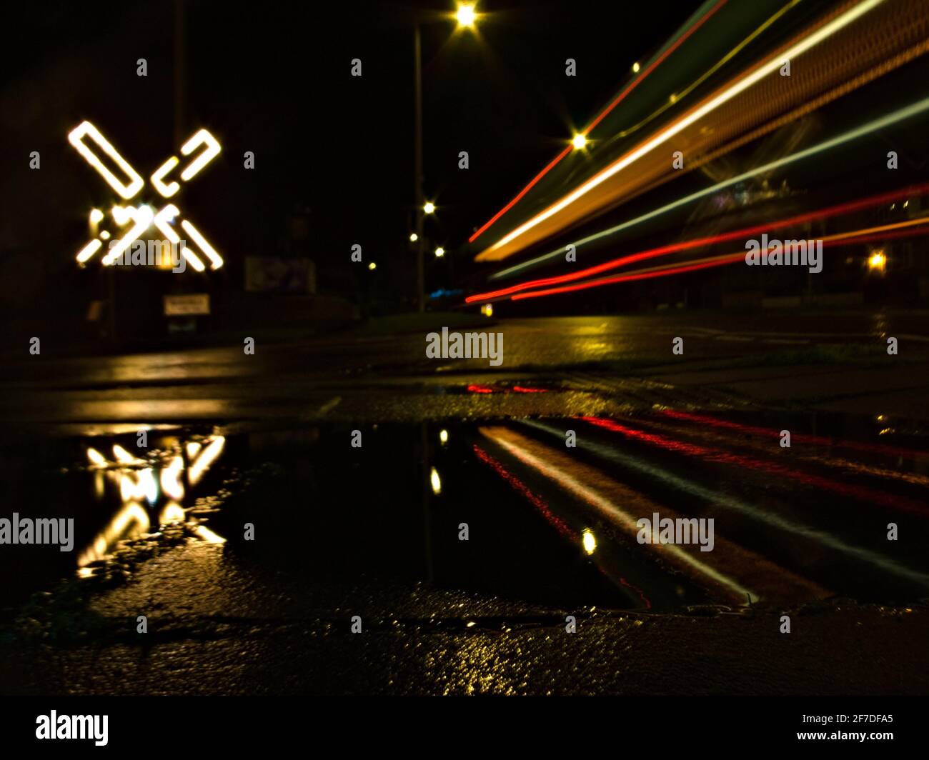 Réflexions - pistes de vent et de lumière après la pluie Banque D'Images