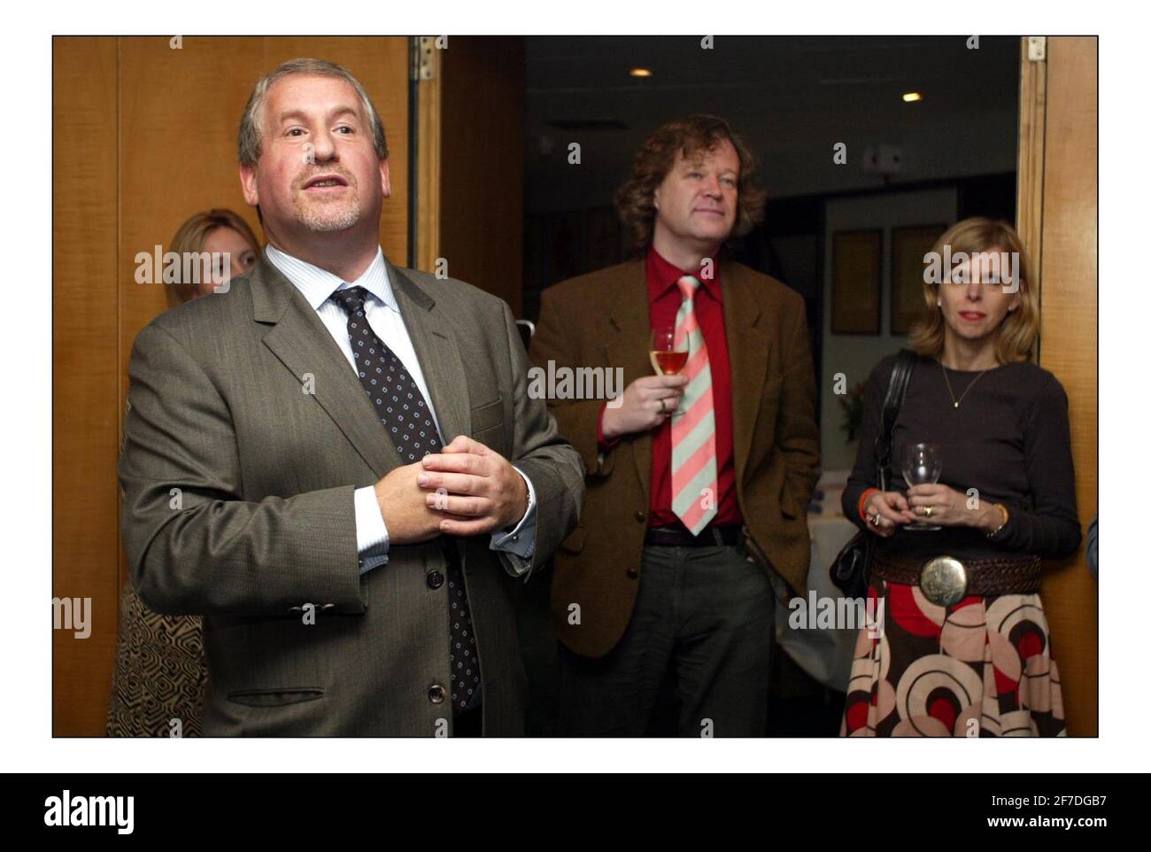 Lancement du livre pour Sally Ann Lasson, épouse de Simon Kelner, rédacteur en chef du journal indépendant, au Groucho Club.9/11/2004 pic David Sandison Banque D'Images