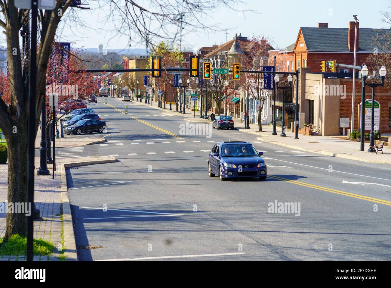 Ephrata, PA, Etats-Unis - 4 avril 2021 : rue principale à Ephrata, comté de Lancaster, PA. Banque D'Images
