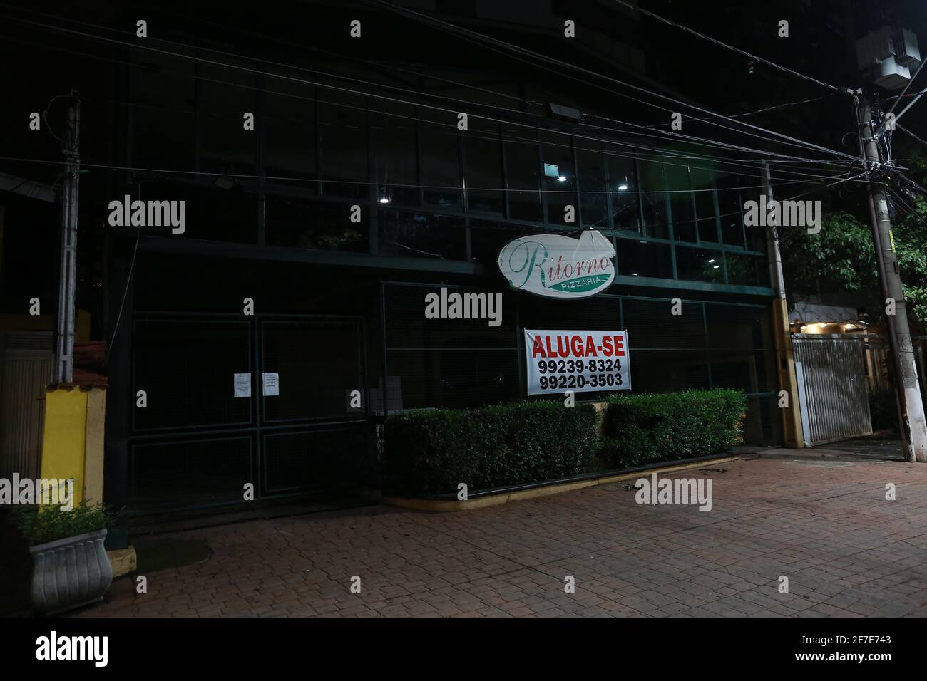 CAMPINAS, SP - 06.04.2021: ABRASEL QUER REDUÇÃO E ISENÇÃO DE TAXAS - l'Association brésilienne des bars et restaurants, régionaux Campinas (SP) et de la région (Abrasel-CMR), a demandé que le maire de Campinas, Dário Saadi (Républicains), Réduire la perception de l'impôt foncier territorial et urbain (IPTU) et que la Société d'approvisionnement en eau et d'assainissement (SASNASA) exempte le tarif de l'eau pour une période d'un an. Mateus Mason, président de l'organisation, affirme que les mesures ne résolvent pas les problèmes que le secteur a rencontrés avec la pandémie, mais qu'elles peuvent donner un peu de souffle. Hors de la maison Banque D'Images