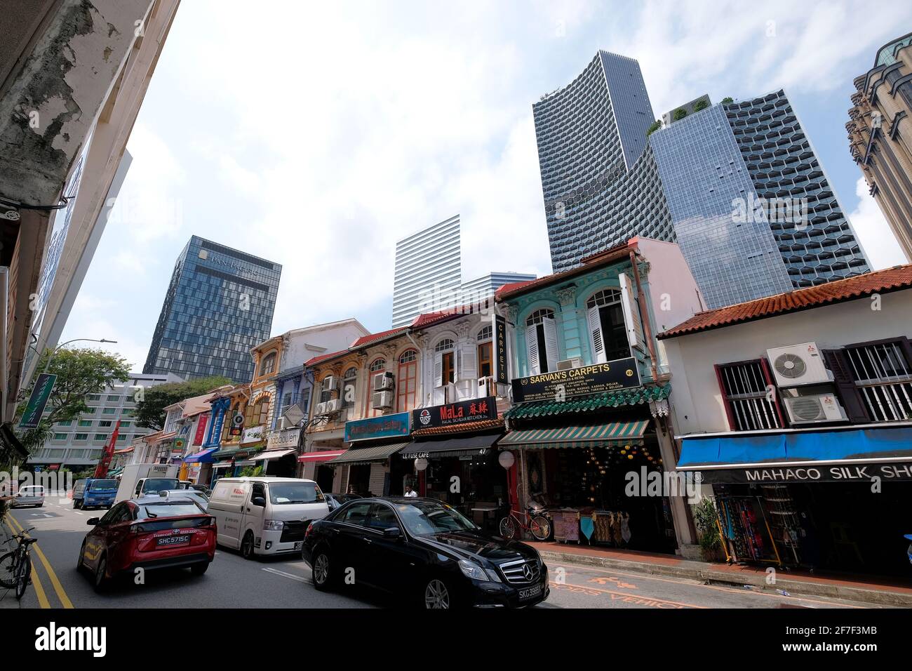 Vue des magasins conservés d'avant-guerre le long de Arab Street, Singapour Banque D'Images
