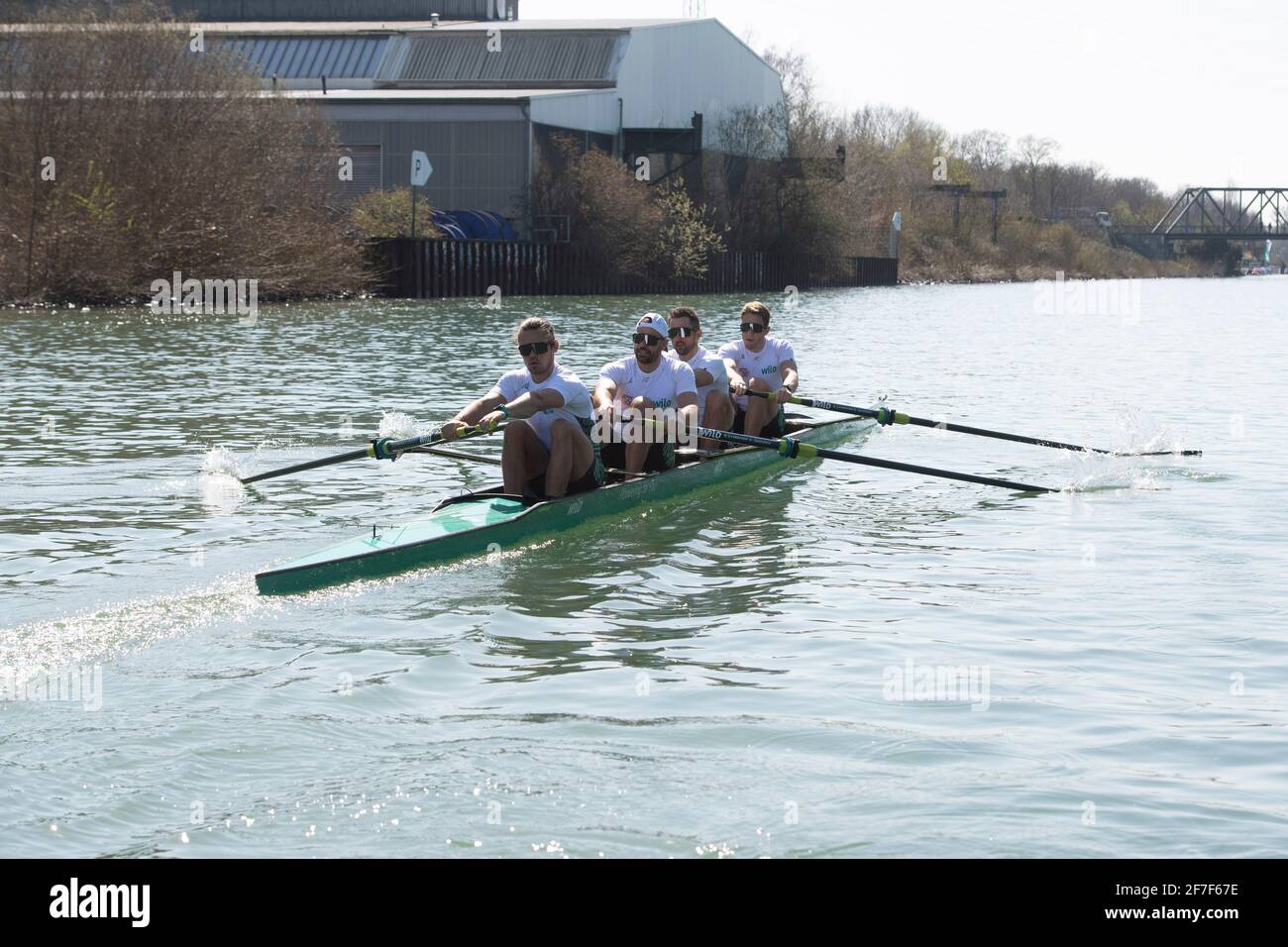 Le Germanyachter 2021 pendant l'entraînement sur le canal Rhein Herne, les quatre sans un timonier avec Paul GEBAUER, Maximilian PLANER, Felix WIMBERGER et Wolf-Niclas SCHROEDER (Schroder) action, aviron, présentation Allemagne-Achter, le 31 mars 2021 à Dortmund/Allemagne. | utilisation dans le monde entier Banque D'Images