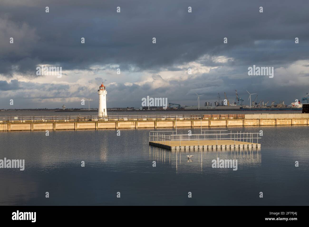 Perch Rock Lighthouse and Marine Lake, New Brighton, Cheshire, Angleterre, Royaume-Uni, Europe Banque D'Images