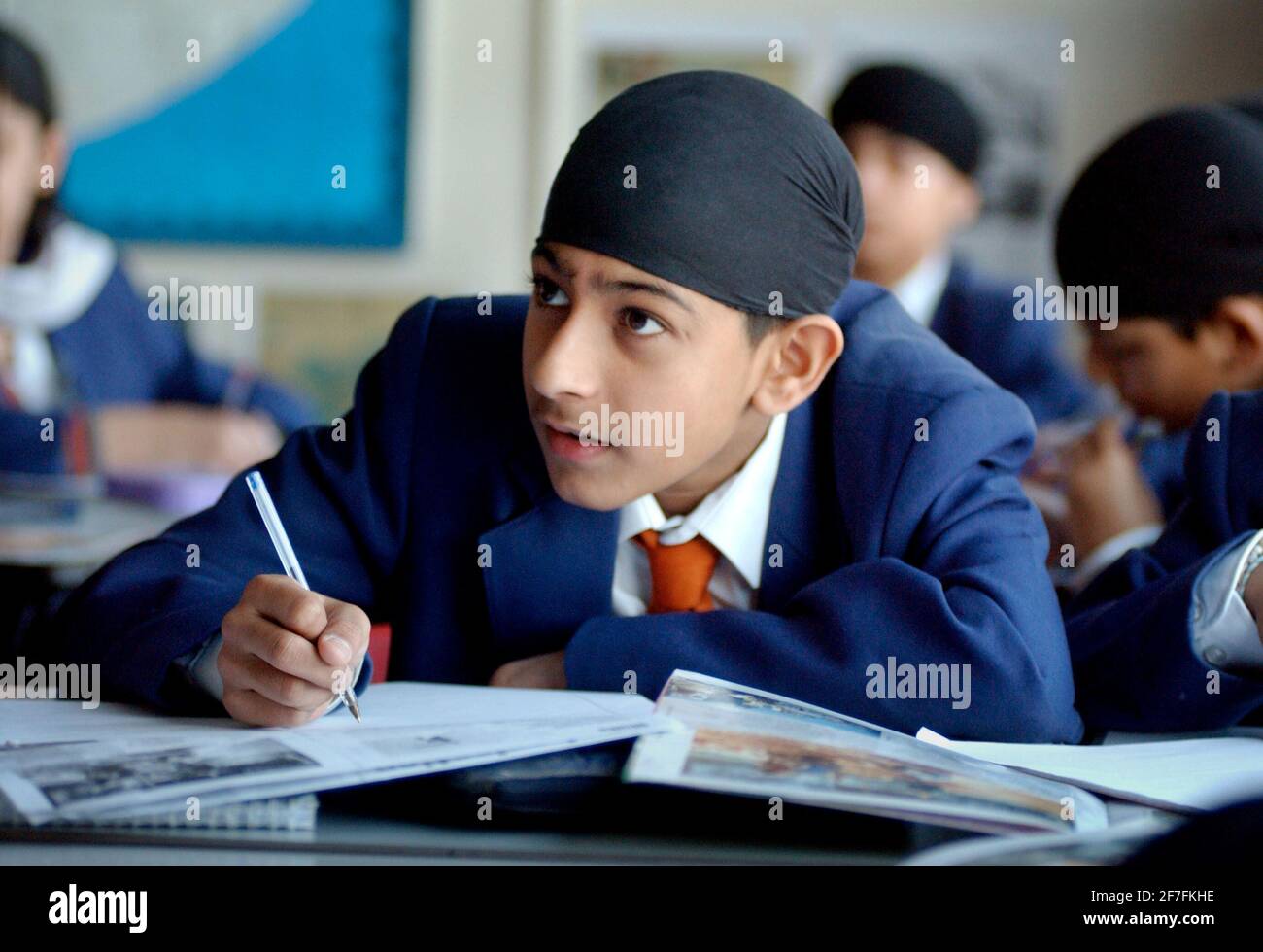 LE GOUROU NANAK SIKH ÉCOLE SECONDAIRE,SOUTHALL.12/1/05 PILSTON Banque D'Images