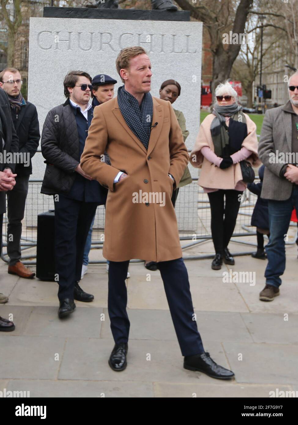 Londres, Angleterre, Royaume-Uni. 7 avril 2021. L'acteur LAURENCE FOX a lancé sa campagne pour devenir maire de Londres sur la place du Parlement. Le fondateur du Parti de la récupération a promis de « déverrouiller » le capital de toutes les règles Covid une fois qu'il a remporté l'élection en mai 6. Credit: Tayfun Salci/ZUMA Wire/Alay Live News Banque D'Images