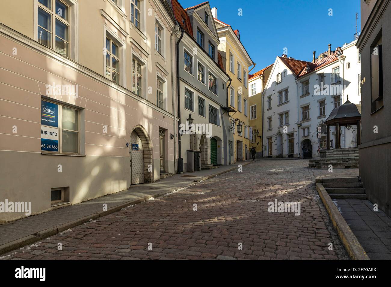 Tallinn, Estonie, 18 mars 2021, anciens bâtiments de la vieille ville de Tallinn Banque D'Images