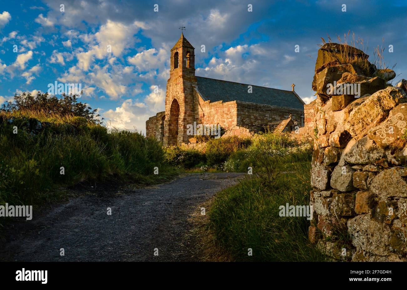 St Mary's l'église paroissiale de l'île Sainte de Lindisfarne, Northumberland, Angleterre, Royaume-Uni Banque D'Images