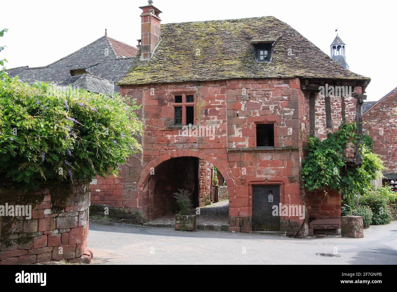 Maison de la Sirene, Collonges la Rouge, Corrèze, Nouvelle-Aquitaine, France, Avec son architecture en pierre rouge distinctive , classé comme l'un des plus Banque D'Images